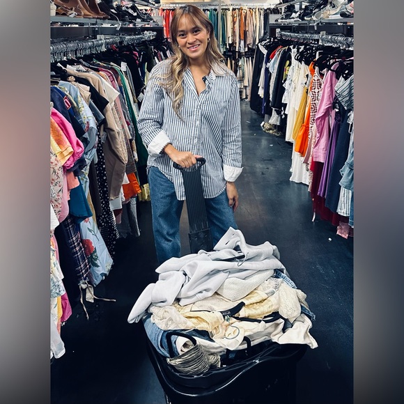 ✨WELCOME✨ - Picture 2 of 3